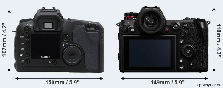 Comparison D30 or S1R rear