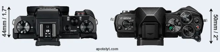 Compare G5X versus E-M10 III top