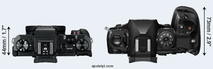 Compare G5X versus OM-1 top