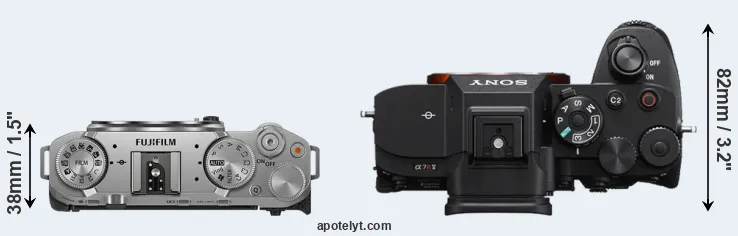 Compare X-M5 versus A7R V top