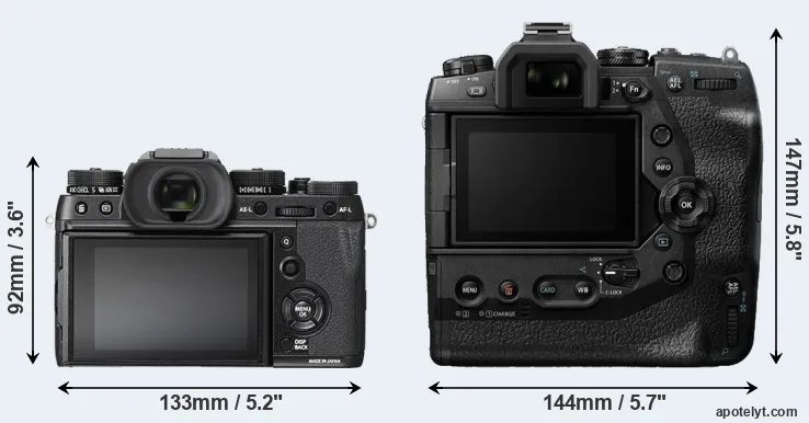 Comparison X-T2 or E-M1X rear