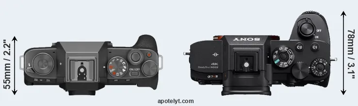 Compare X-T200 versus A7R IVA top