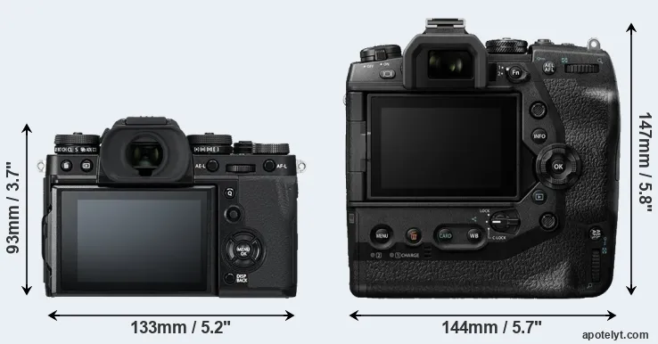 Comparison X-T3 or E-M1X rear