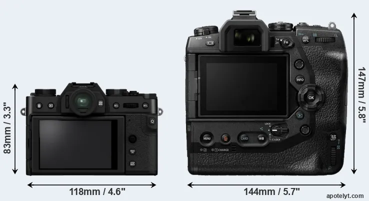 Comparison X-T30 II or E-M1X rear