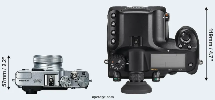Compare X20 versus 645D top