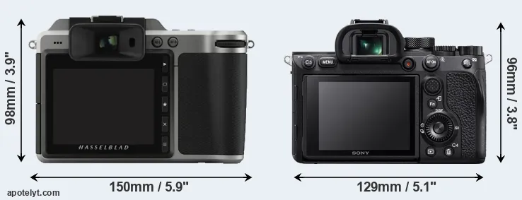 Comparison X1D or A7R IV rear