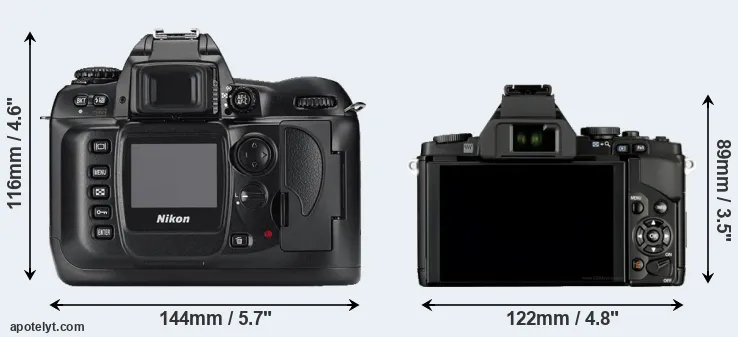 Comparison D100 or E-M5 rear