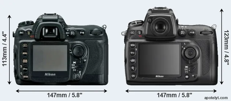 Comparison D200 or D700 rear