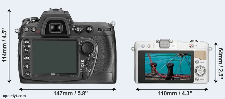Comparison D300 or E-PM2 rear