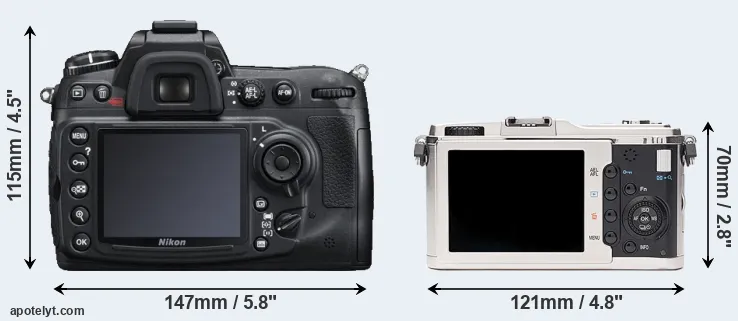 Comparison D300S or E-P1 rear