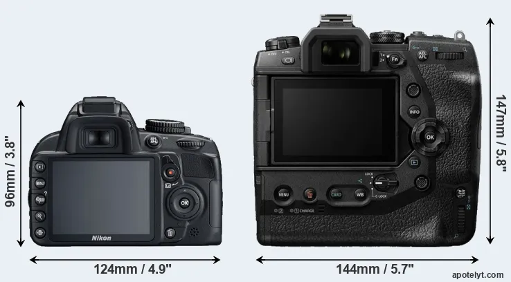 Comparison D3100 or E-M1X rear