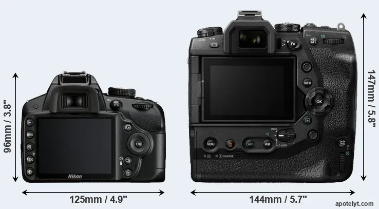 Comparison D3200 or E-M1X rear