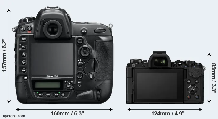 Comparison D4 or E-M5 II rear