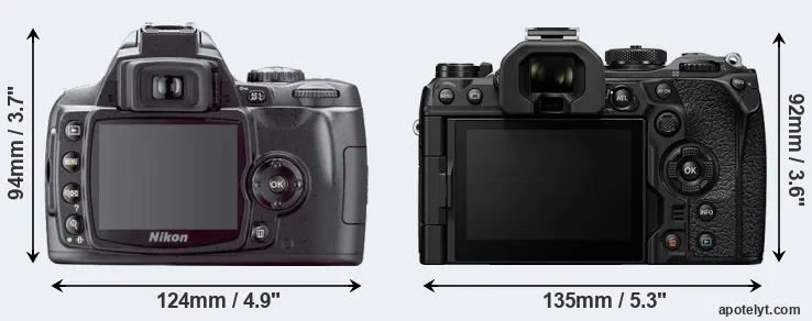 Comparison D40X or OM-1 II rear