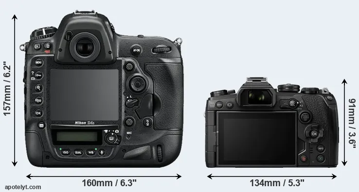 Comparison D4S or E-M1 III rear