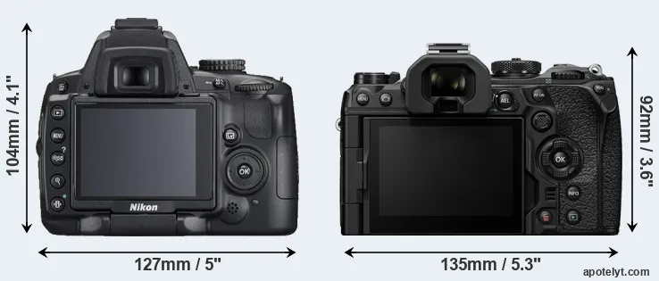 Comparison D5000 or OM-1 rear