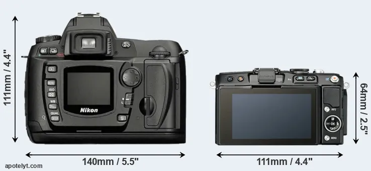 Comparison D70 or E-PL5 rear