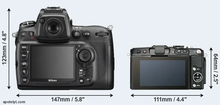 Comparison D700 or E-PL5 rear