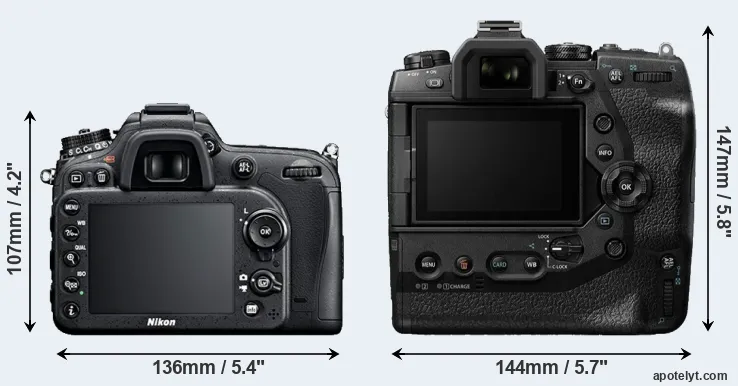 Comparison D7100 or E-M1X rear