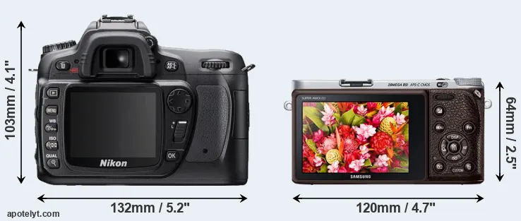 Comparison D80 or NX500 rear
