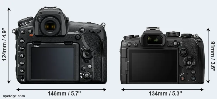 Comparison D850 or E-M1 III rear