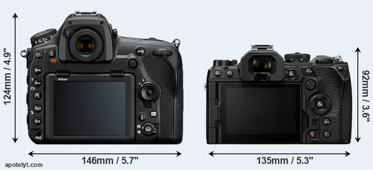 Comparison D850 or OM-1 II rear