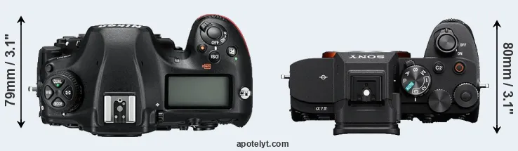 Compare D850 versus A7 IV top