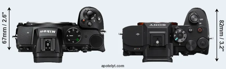 Compare Z5 versus A7R V top