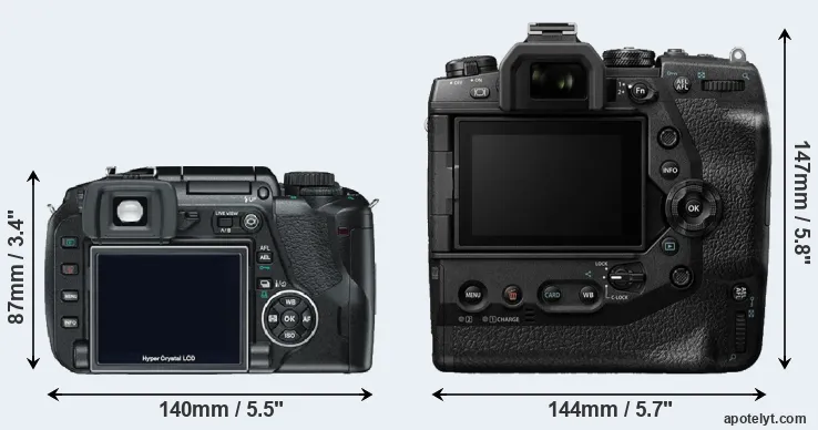 Comparison E-330 or E-M1X rear