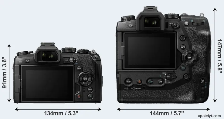Comparison E-M1 II or E-M1X rear