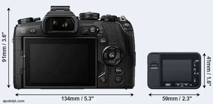Comparison E-M1 II or RX0 rear