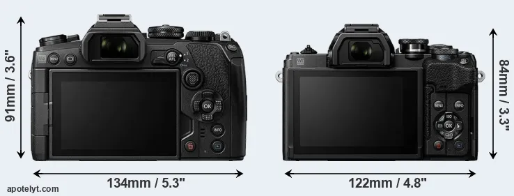 Comparison E-M1 III or E-M10 IV rear
