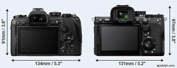 Comparison E-M1 III or A7R V rear