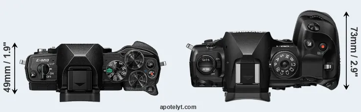 Compare E-M10 IV versus OM-1 top