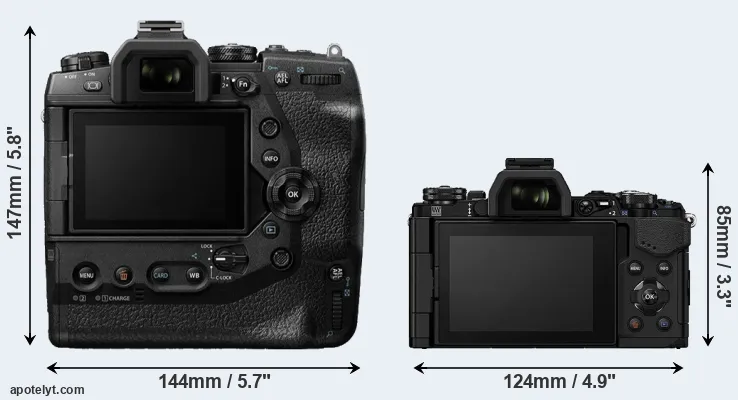 Comparison E-M1X or E-M5 II rear