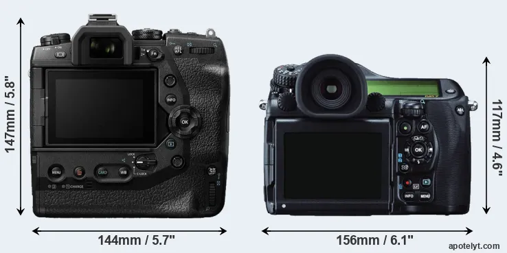 Comparison E-M1X or 645Z rear