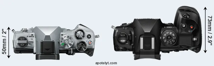 Compare E-M5 III versus OM-1 II top