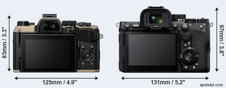 Comparison OM-5 II or A7R V rear
