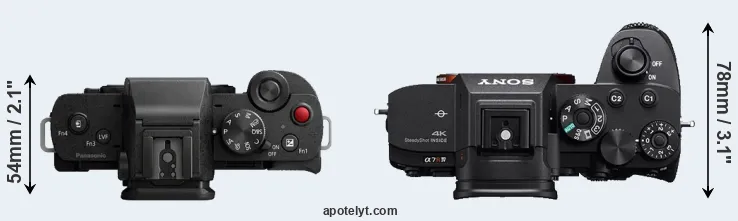 Compare G110 versus A7R IVA top