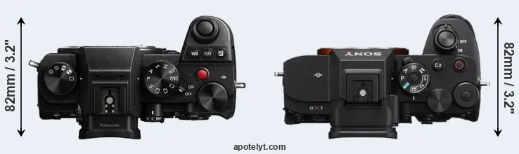 Compare S5 versus A7R V top