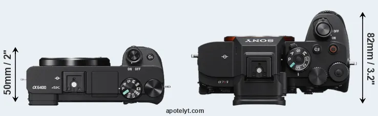 Compare A6400 versus A7R V top