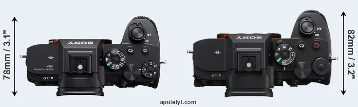 Compare A7R IV versus A7R V top